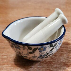 Ceramic Mortar and Pestle Set in Cream with Blue Floral Trim